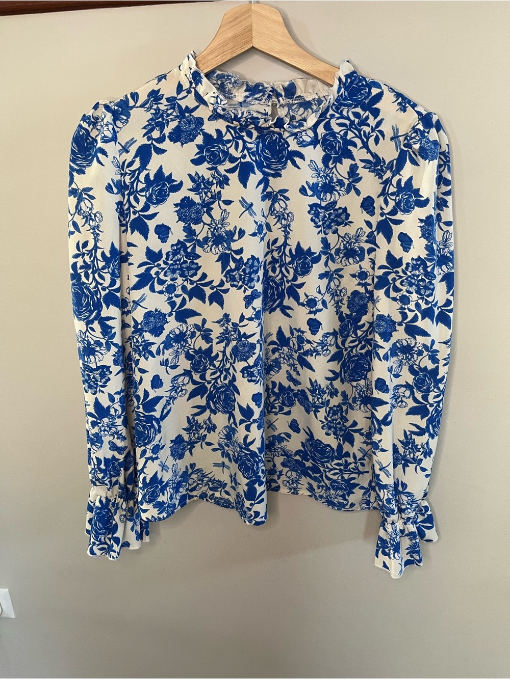 SHEIN Blue White Floral Ruffle Neck Long Sleeve Blouse Top‎ Size 6 M